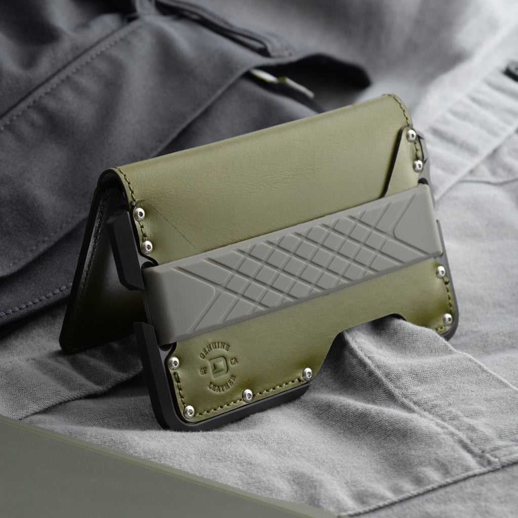 D01 Dapper Bifold Wallet