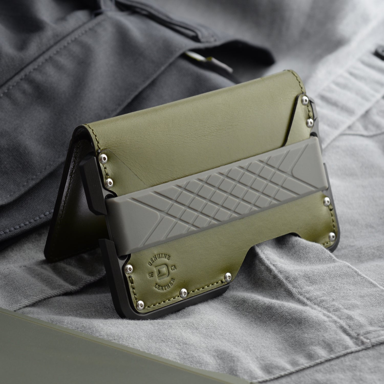 D01 Dapper Bifold Wallet