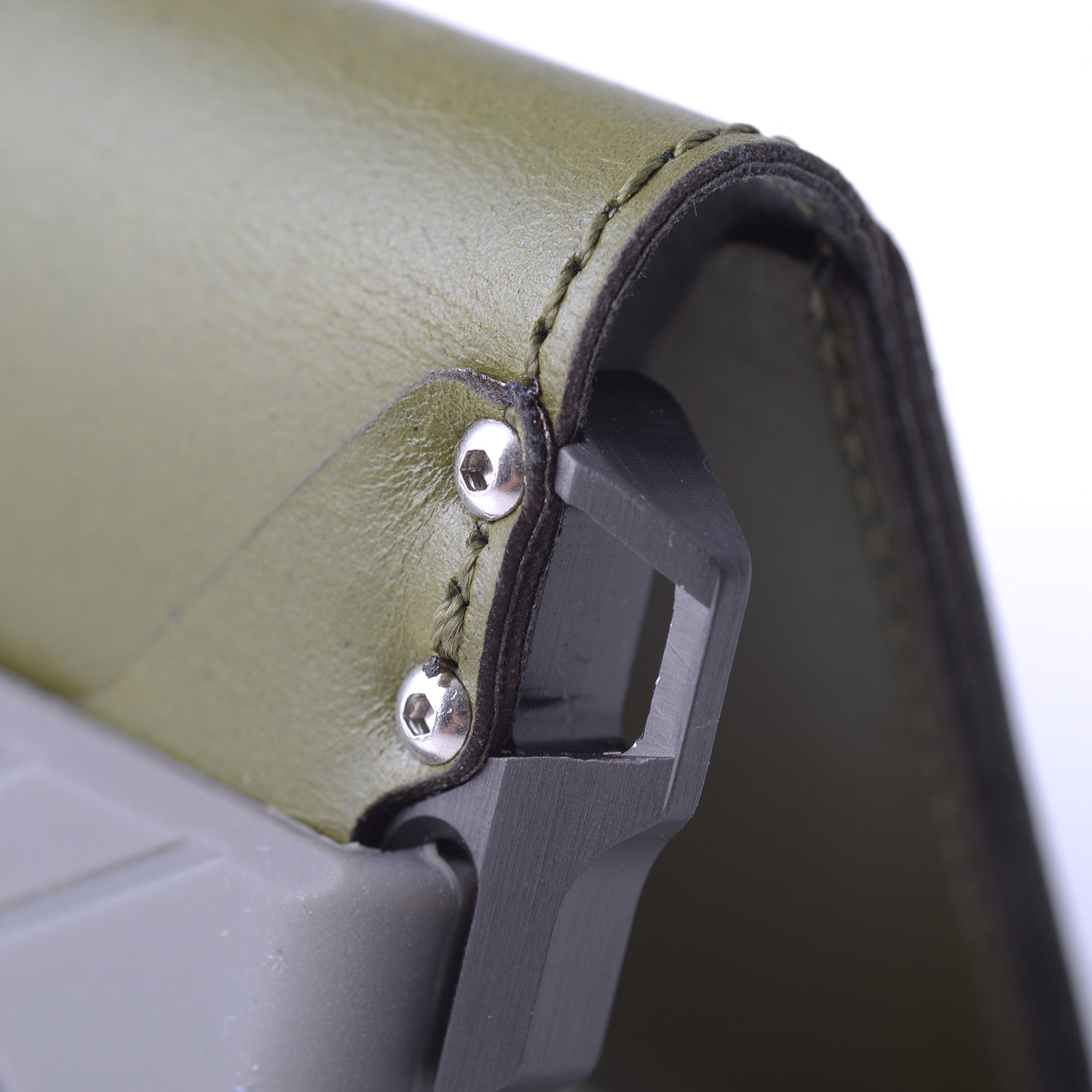 D01 Dapper Bifold Wallet