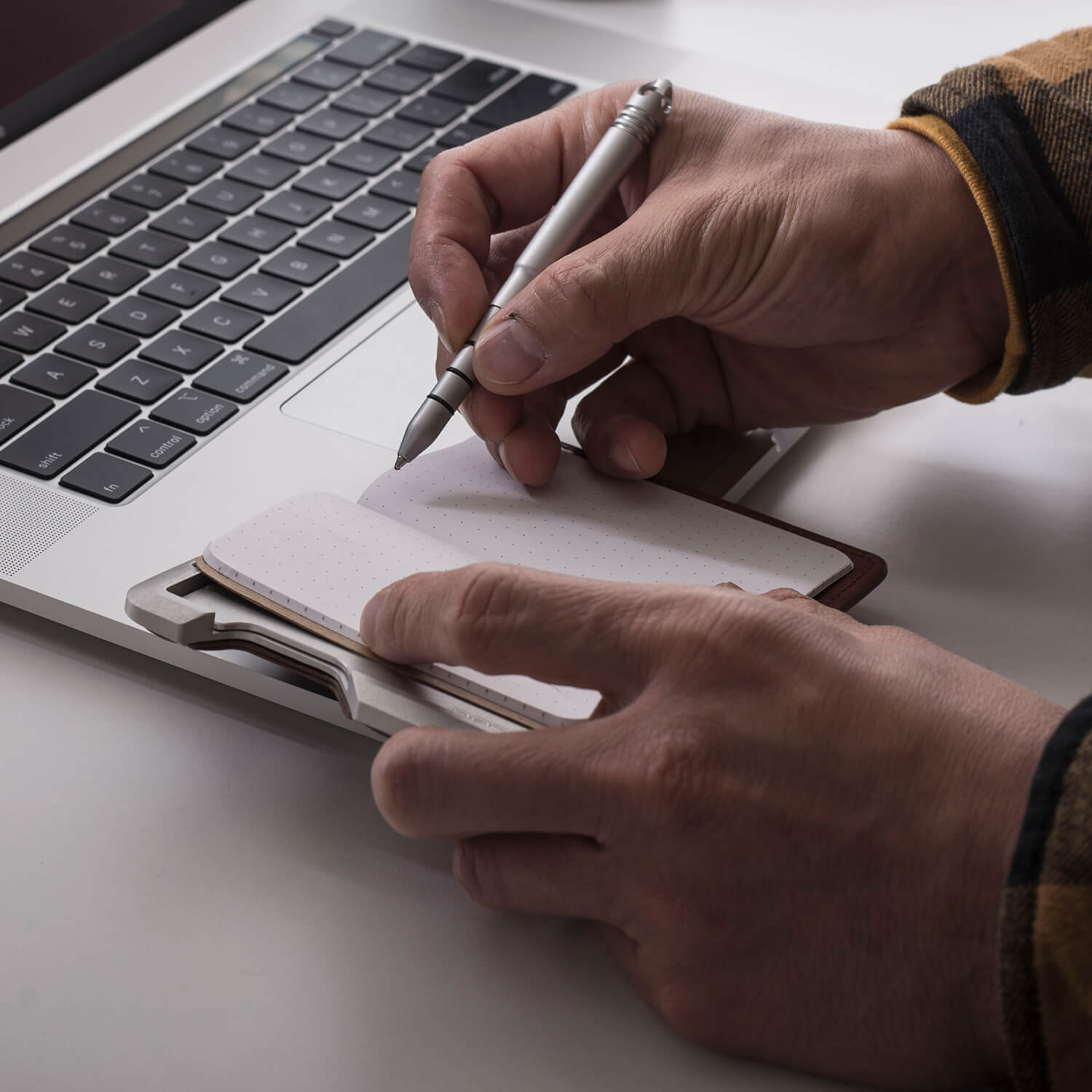 D01 Dapper Pen Wallet