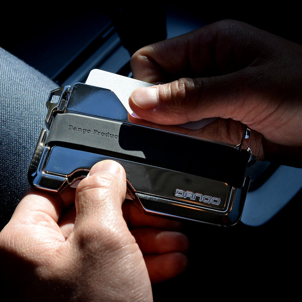 D02 DAPPER™ WALLET