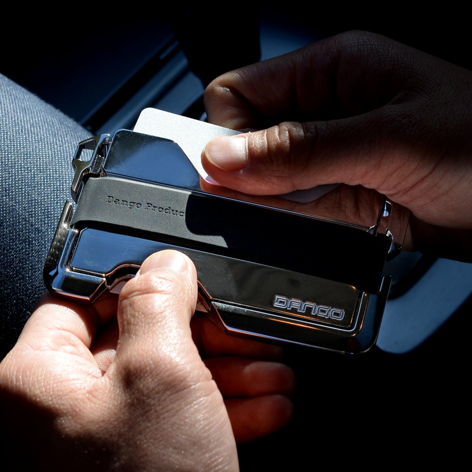 D02 DAPPER™ WALLET