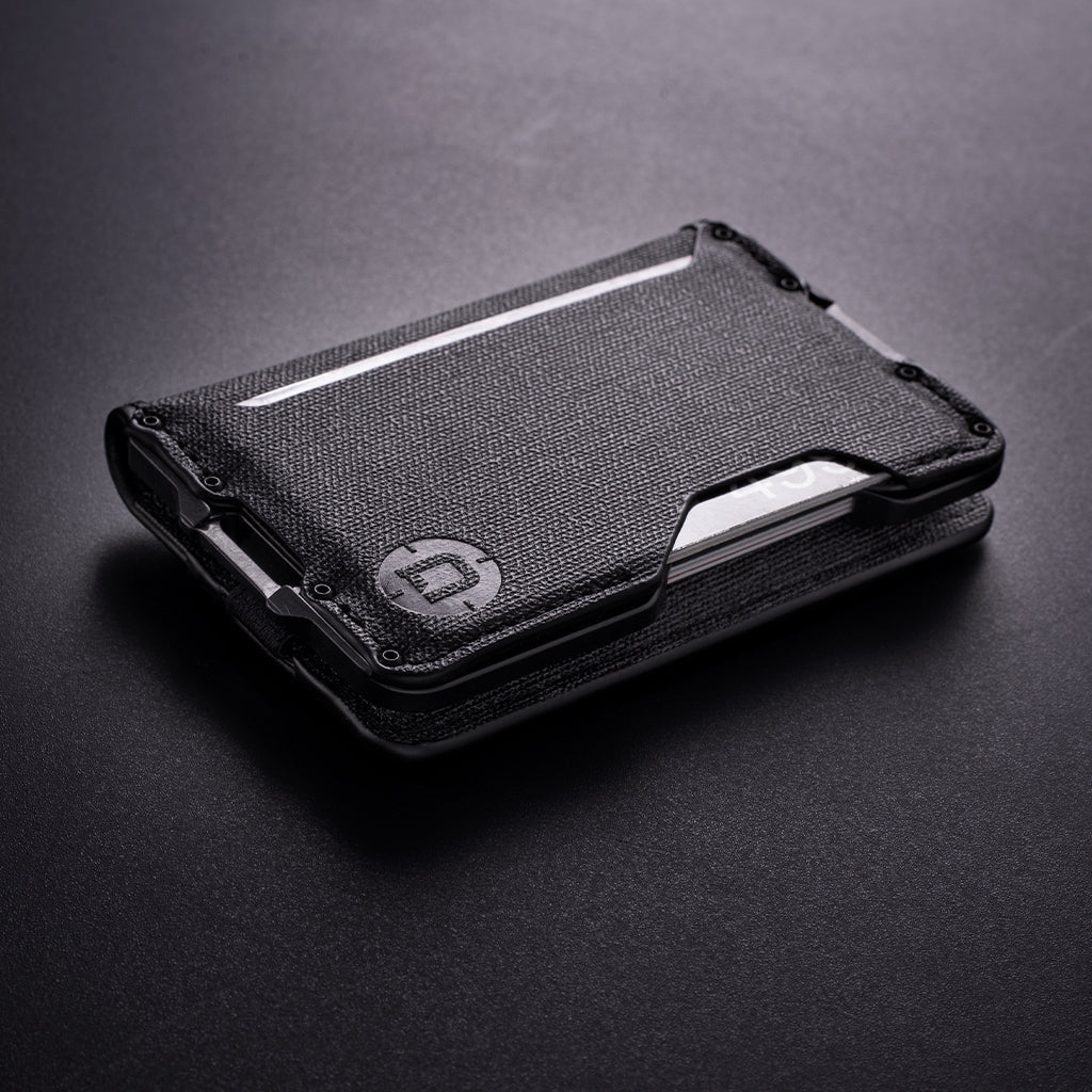 D03 Dapper Bifold Wallet